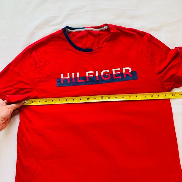 Tommy Hilfiger Classic Red Flag Logo T-Shirt - Picture 5 of 8